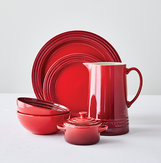 Matching serveware and dinnerware
